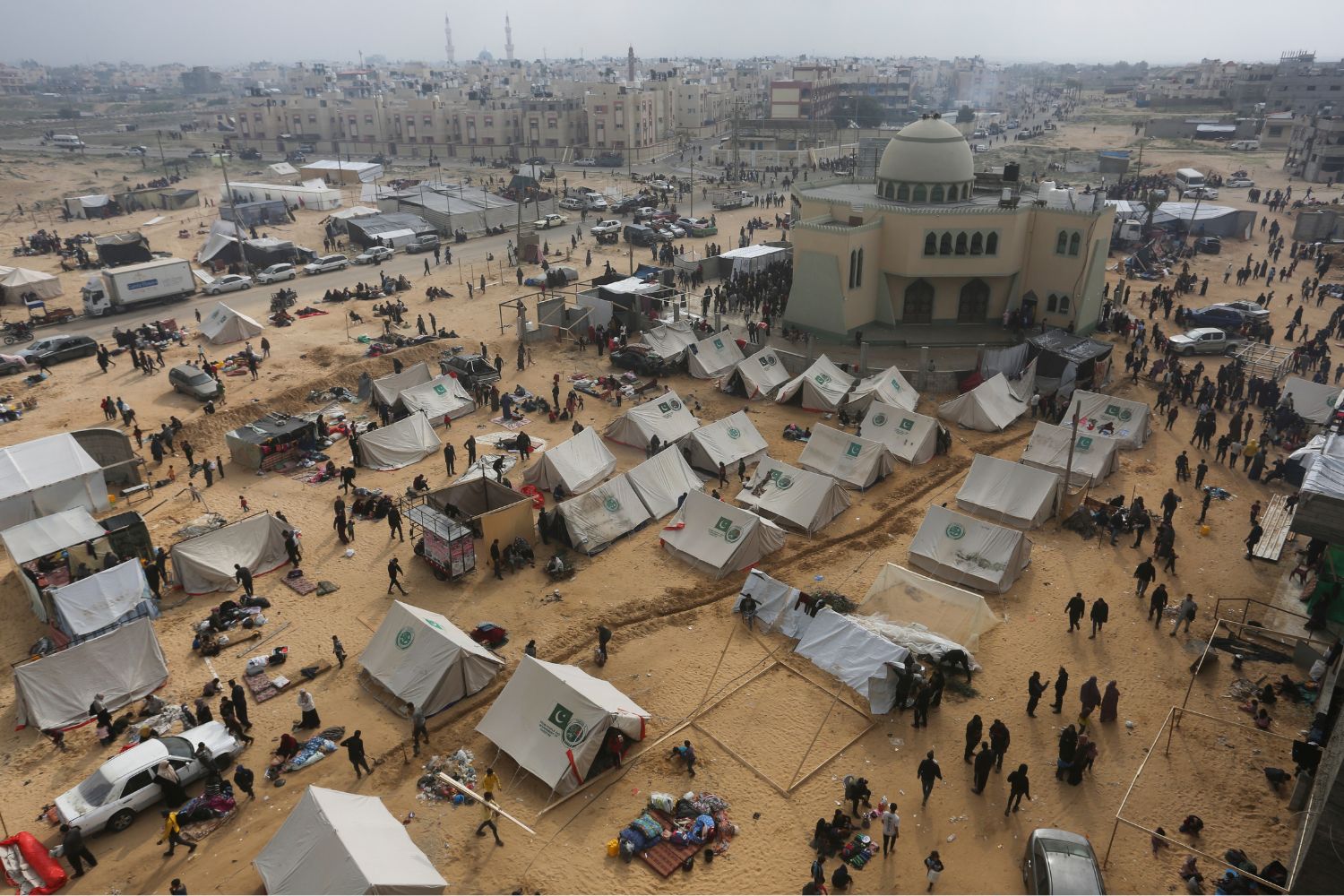 Heavy fighting across Gaza halts most aid delivery, leaves civilians with few places to seek safety