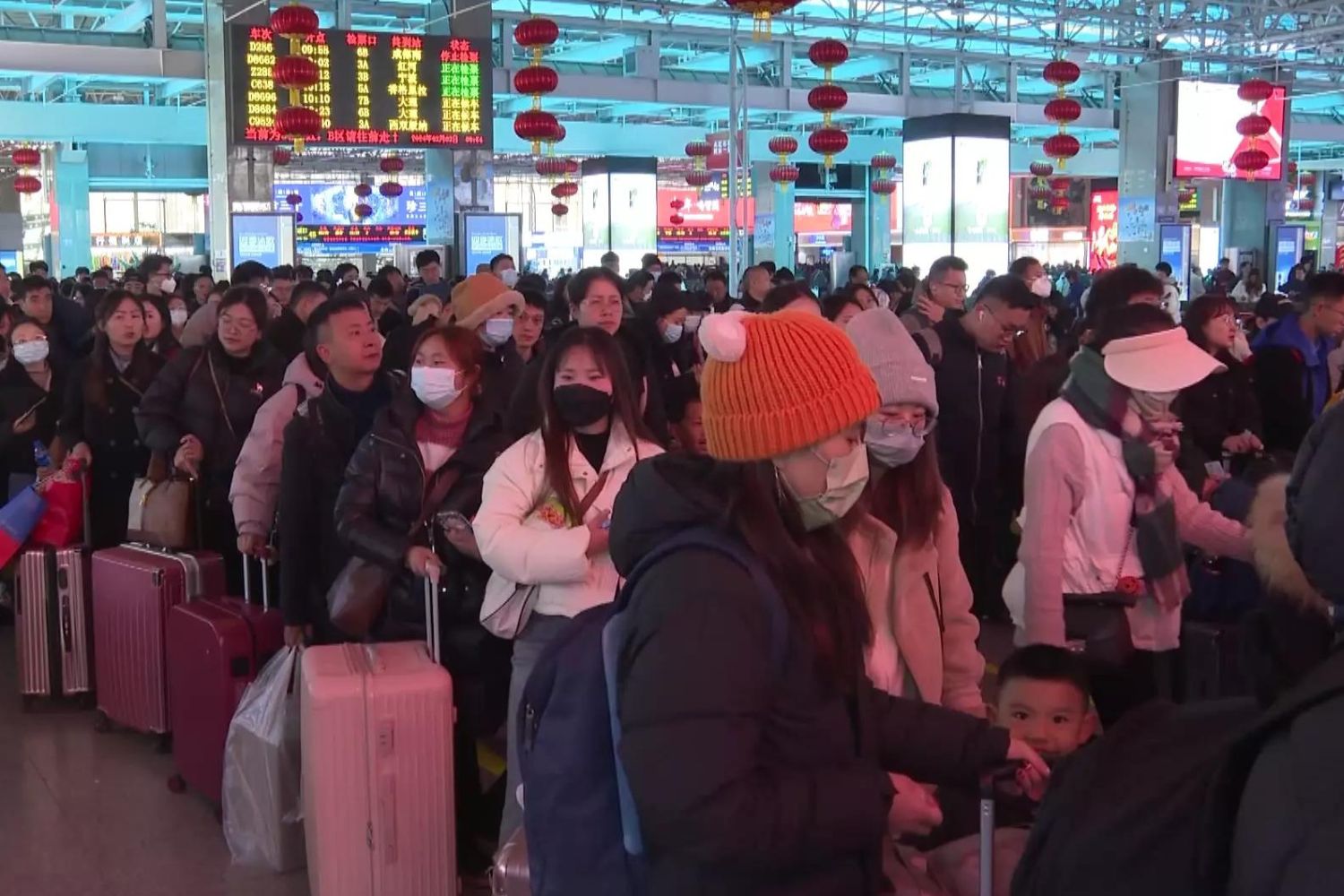 New Railway in Southwest China eases Spring Festival travel rush ahead of Chinese New Year