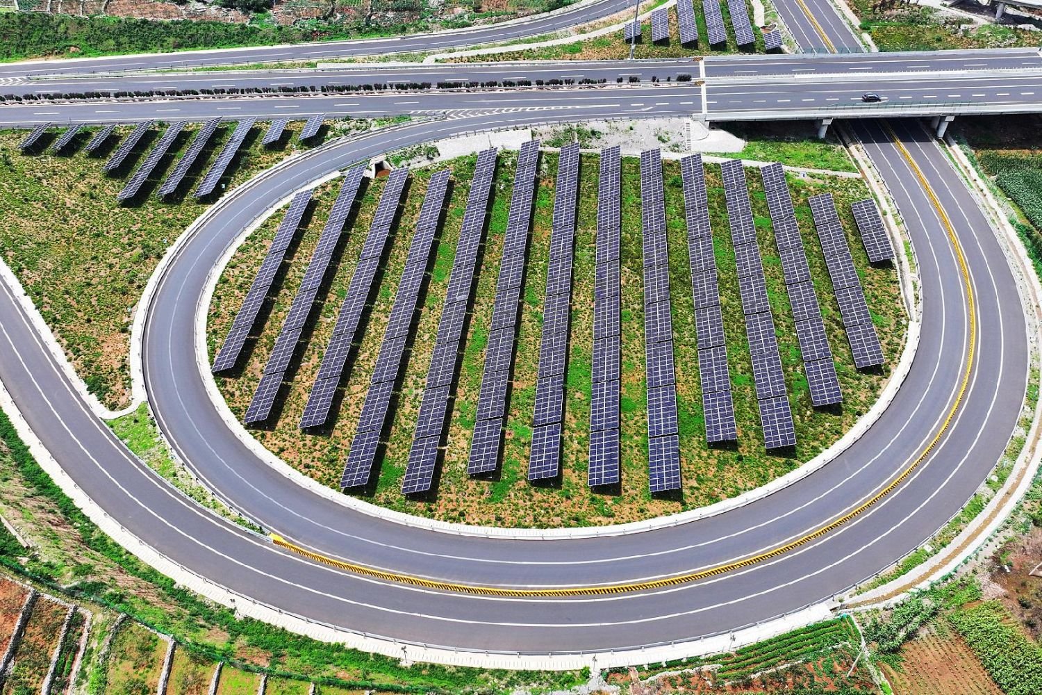 China’s green transformation in road infrastructure: Leading the way to ...
